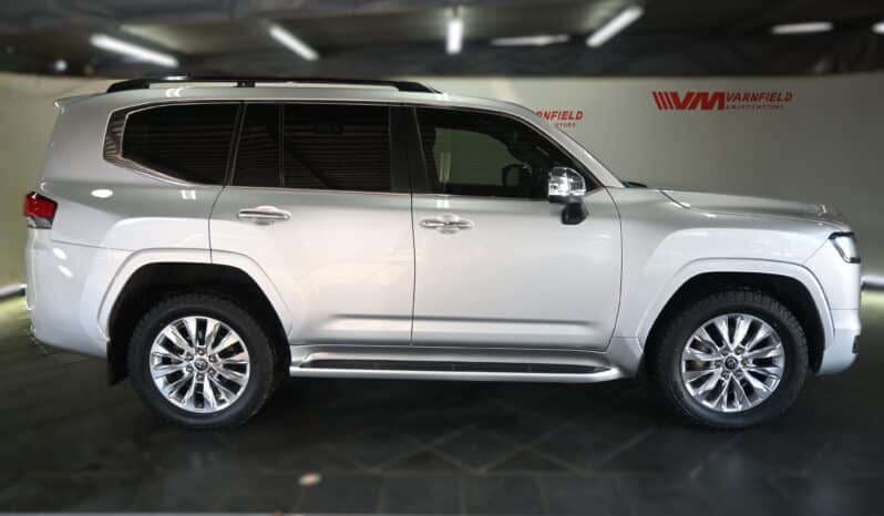 TOYOTA LAND CRUISER 300 V6 3.3D ZX full