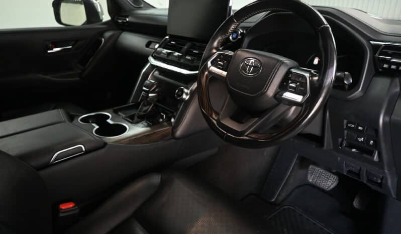 TOYOTA LAND CRUISER 300 V6 3.3D ZX full