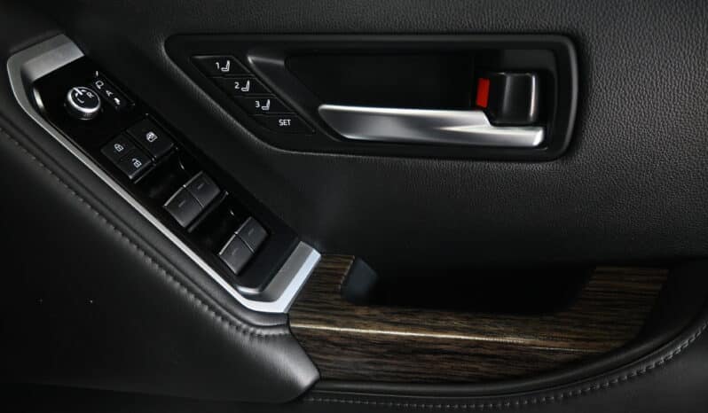 TOYOTA LAND CRUISER 300 V6 3.3D ZX full