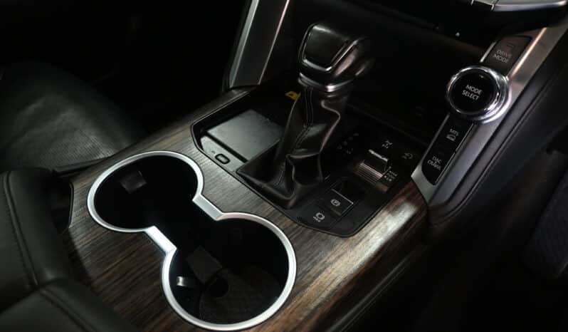 TOYOTA LAND CRUISER 300 V6 3.3D ZX full