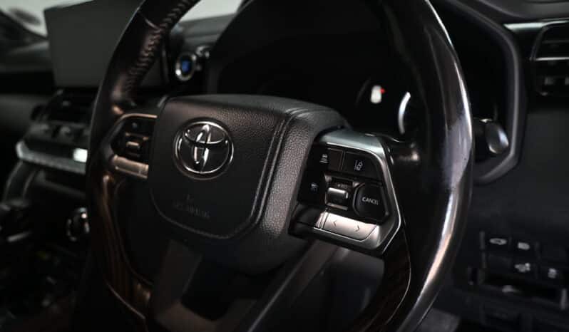 TOYOTA LAND CRUISER 300 V6 3.3D ZX full