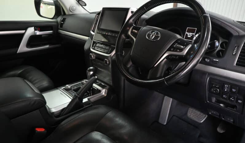 TOYOTA LAND CRUISER 200 V8 4.5D VX-R A/T full