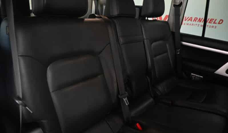 TOYOTA LAND CRUISER 200 V8 4.5D VX-R A/T full