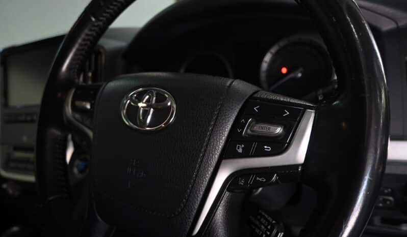 TOYOTA LAND CRUISER 200 V8 4.5D VX-R A/T full