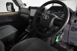 TOYOTA LAND CRUISER 79 2.8GD-6 P/U S/C A/T full