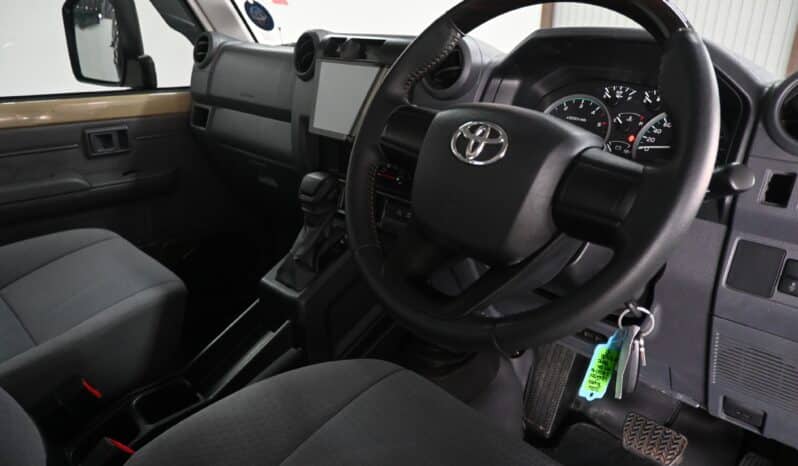 TOYOTA LAND CRUISER 79 2.8GD-6 P/U S/C A/T full