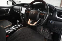 TOYOTA FORTUNER 2.8GD-6 RB A/T full