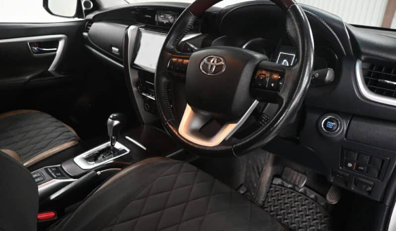 TOYOTA FORTUNER 2.8GD-6 RB A/T full
