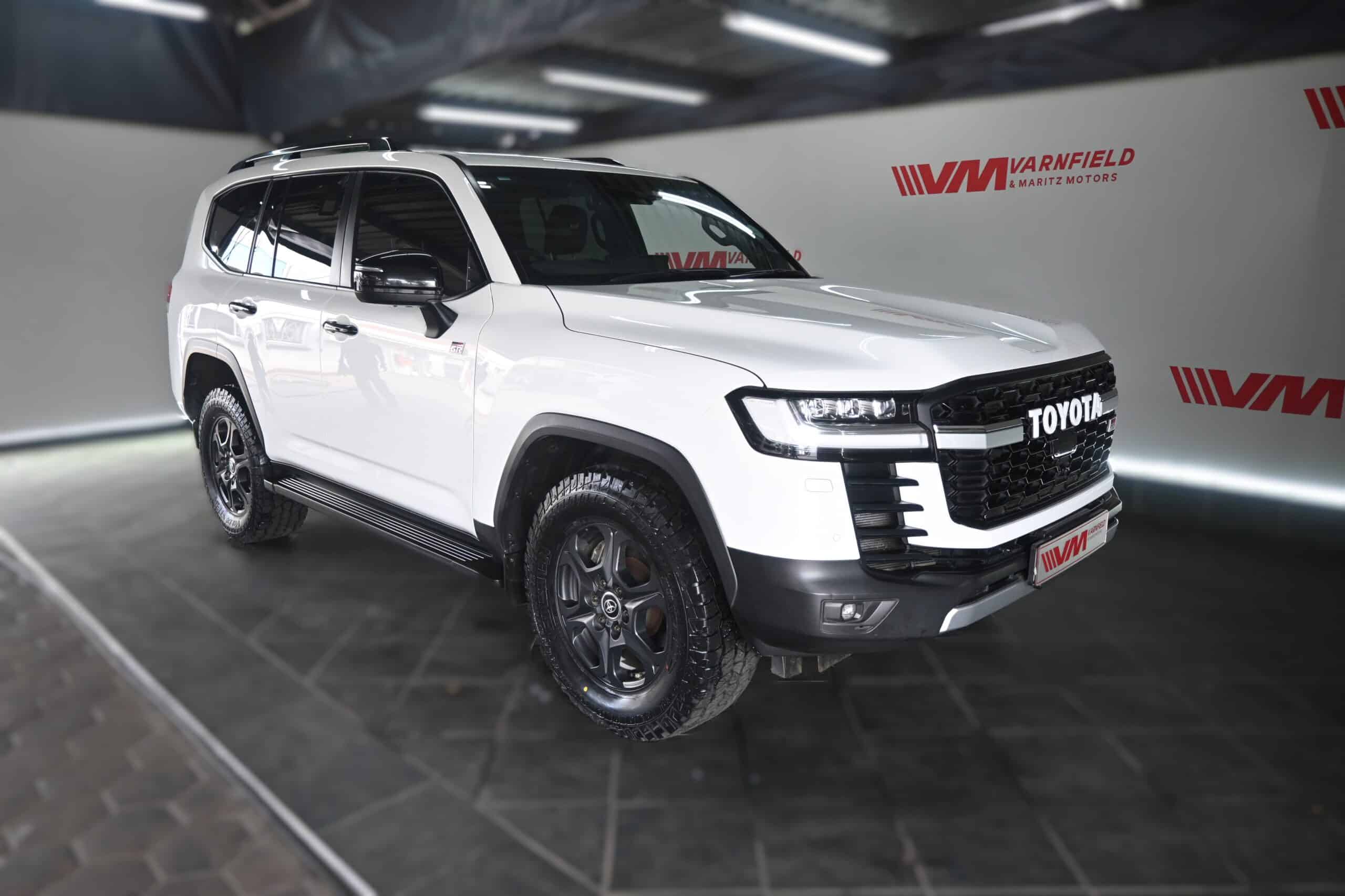 TOYOTA LAND CRUISER 300 V6 3.3D GR-S