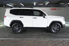 TOYOTA LAND CRUISER 300 V6 3.3D GR-S