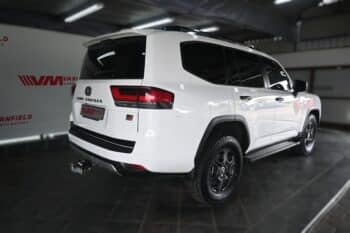 TOYOTA FORTUNER 2.8GD-6 RB A/T