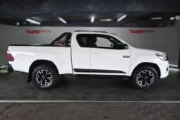 TOYOTA HILUX 2.8GD-6 RB RAIDER P/U E/C A/T LEGEND50