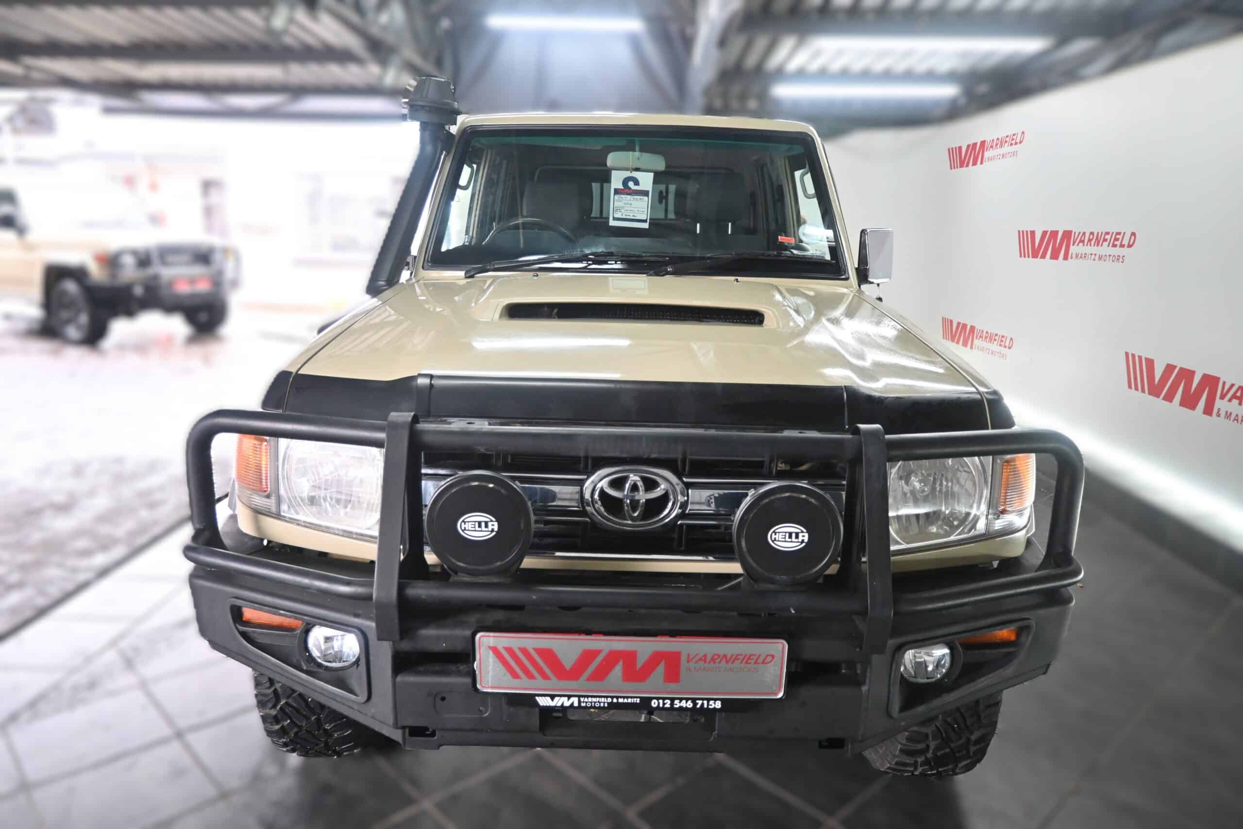 TOYOTA LAND CRUISER 79 4.5D P/U D/C