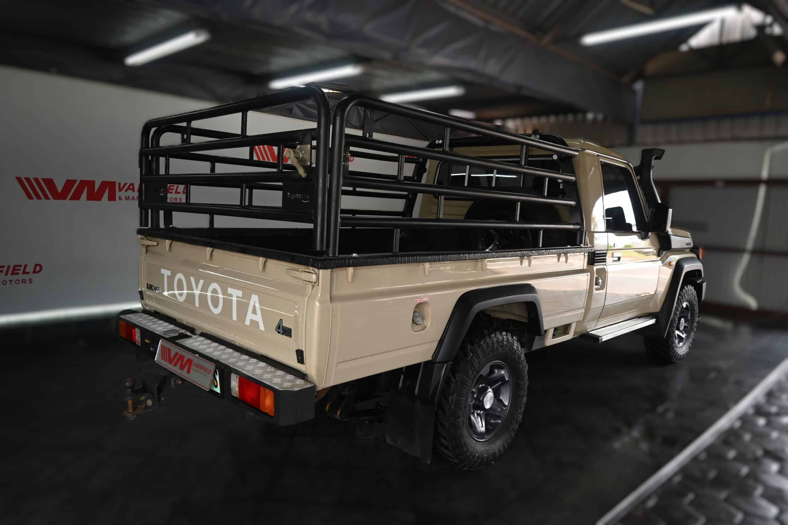 TOYOTA LAND CRUISER 79 4.5D P/U S/C