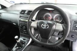 TOYOTA COROLLA 1.3 PROFESSIONAL full