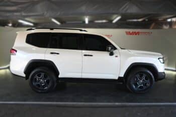 TOYOTA LAND CRUISER 300 3.3D GR-S