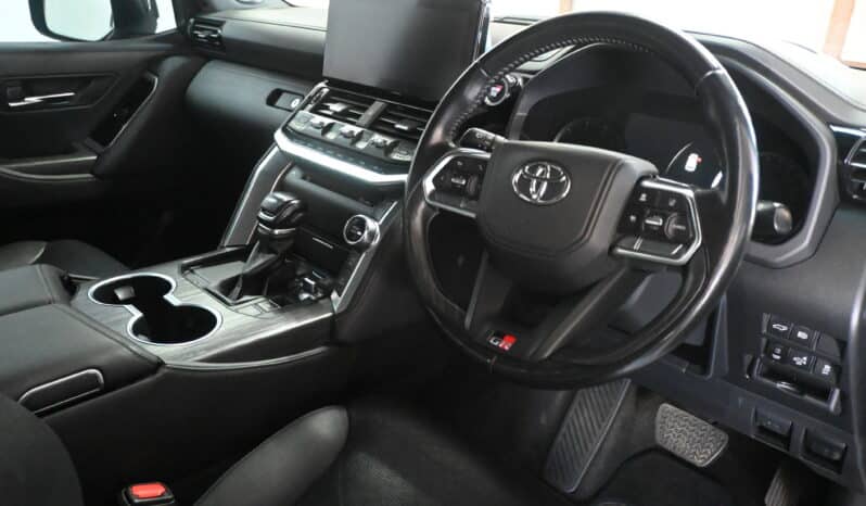 TOYOTA LAND CRUISER 300 3.3D GR-S full