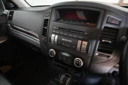 MITSUBISHI PAJERO 3.2 DI-DC GLS A/T full