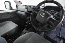 TOYOTA LAND CRUISER 79 4.5D P/U S/C V8 full