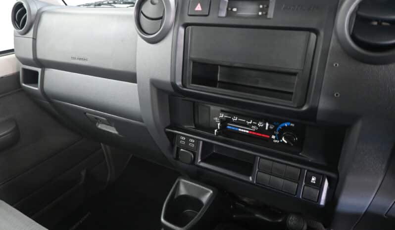 TOYOTA LAND CRUISER 79 4.5D P/U S/C V8 full