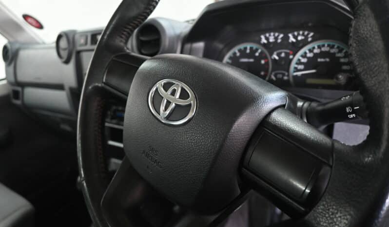 TOYOTA LAND CRUISER 79 4.5D P/U S/C V8 full