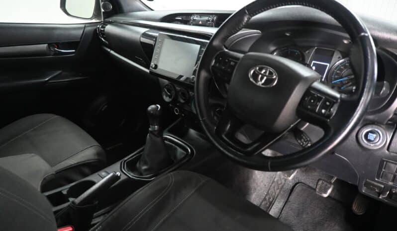 TOYOTA HILUX 2.8GD-6 LEGEND 4X4 E/C full