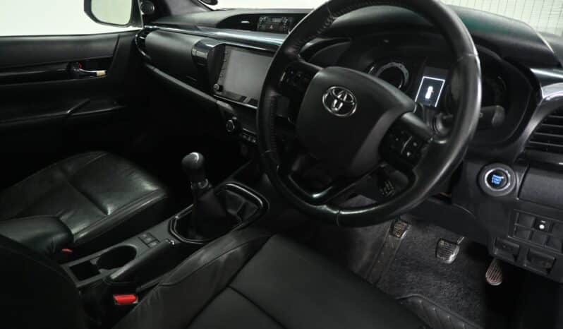 TOYOTA HILUX 2.8GD-6 RAIDER 4X4 D/C LEGEND50 full