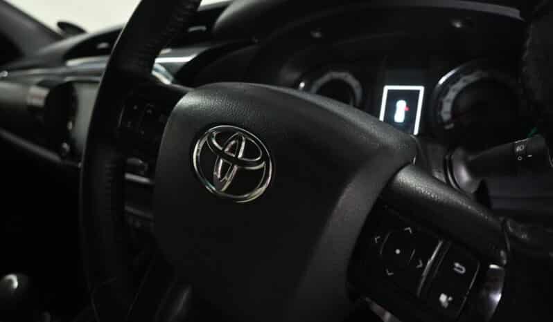 TOYOTA HILUX 2.8GD-6 RAIDER 4X4 D/C LEGEND50 full