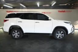 TOYOTA FORTUNER 2.4D-6 RB A/T