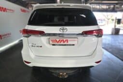 TOYOTA FORTUNER 2.4D-6 RB A/T
