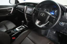 TOYOTA FORTUNER 2.4D-6 RB A/T full