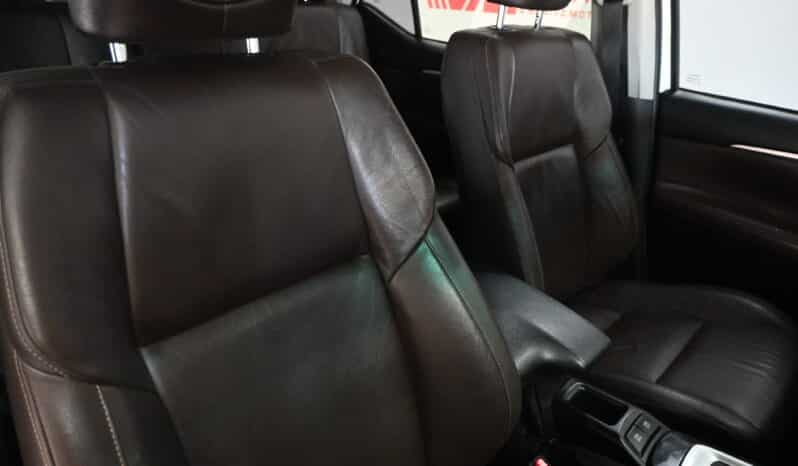 TOYOTA FORTUNER 2.4D-6 RB A/T full