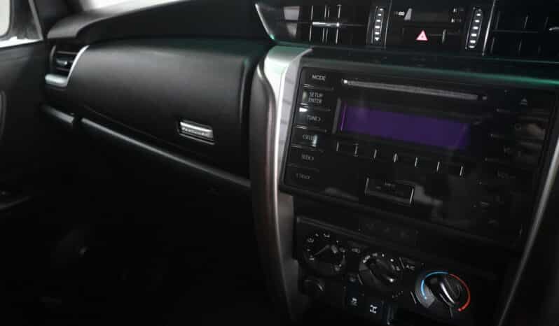 TOYOTA FORTUNER 2.4D-6 RB A/T full