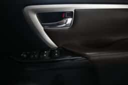 TOYOTA FORTUNER 2.4D-6 RB A/T full