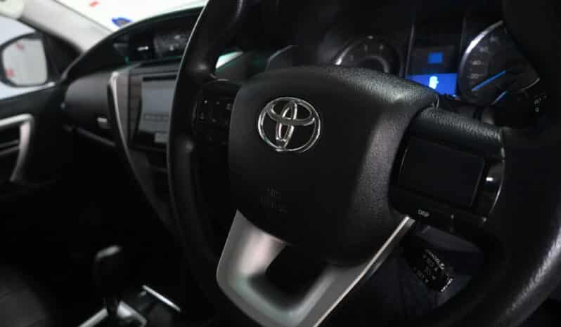 TOYOTA FORTUNER 2.4D-6 RB A/T full