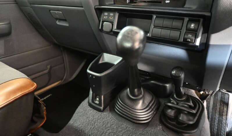 TOYOTA LAND CRUISER 79 4.5D P/U S/C V8 full