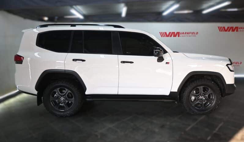 Toyota Land Cruiser 300 V6 3.3D GR-S full