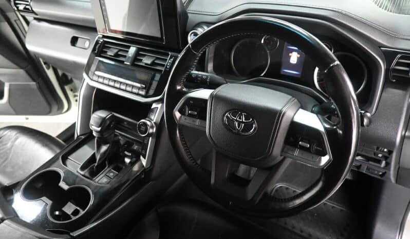 Toyota Land Cruiser 300 V6 3.3D GX-R full