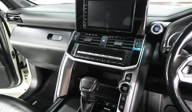 Toyota Land Cruiser 300 V6 3.3D GX-R full