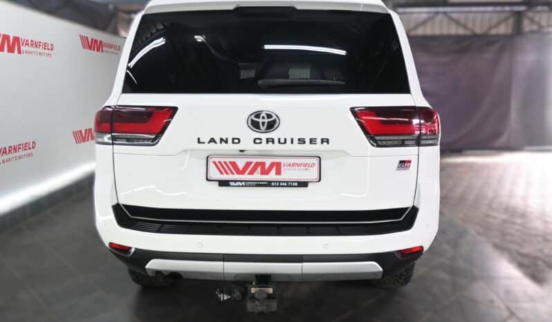 Toyota Land Cruiser 300 V6 3.3D GR-S full