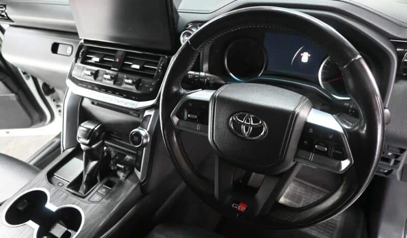 Toyota Land Cruiser 300 V6 3.3D GR-S full