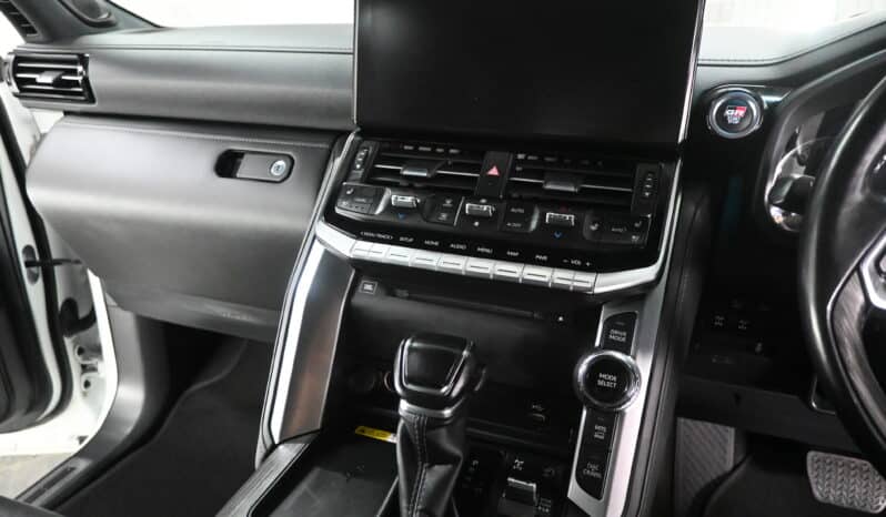 Toyota Land Cruiser 300 V6 3.3D GR-S full