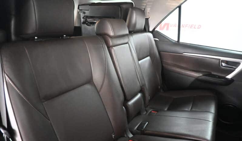 Toyota Fortuner Epic 2.8 GD-6 4X4 A/T full