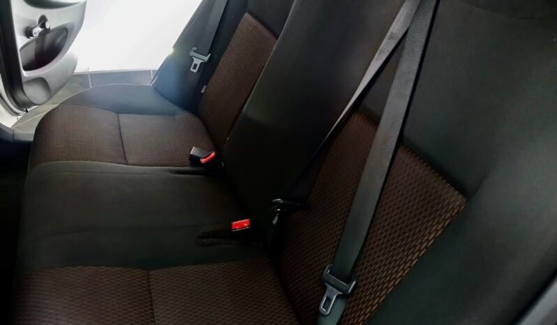 Toyota Corolla Quest 1.6 full