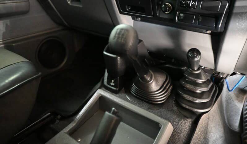 TOYOTA LAND CRUISER 79 4.5D P/U D/C full