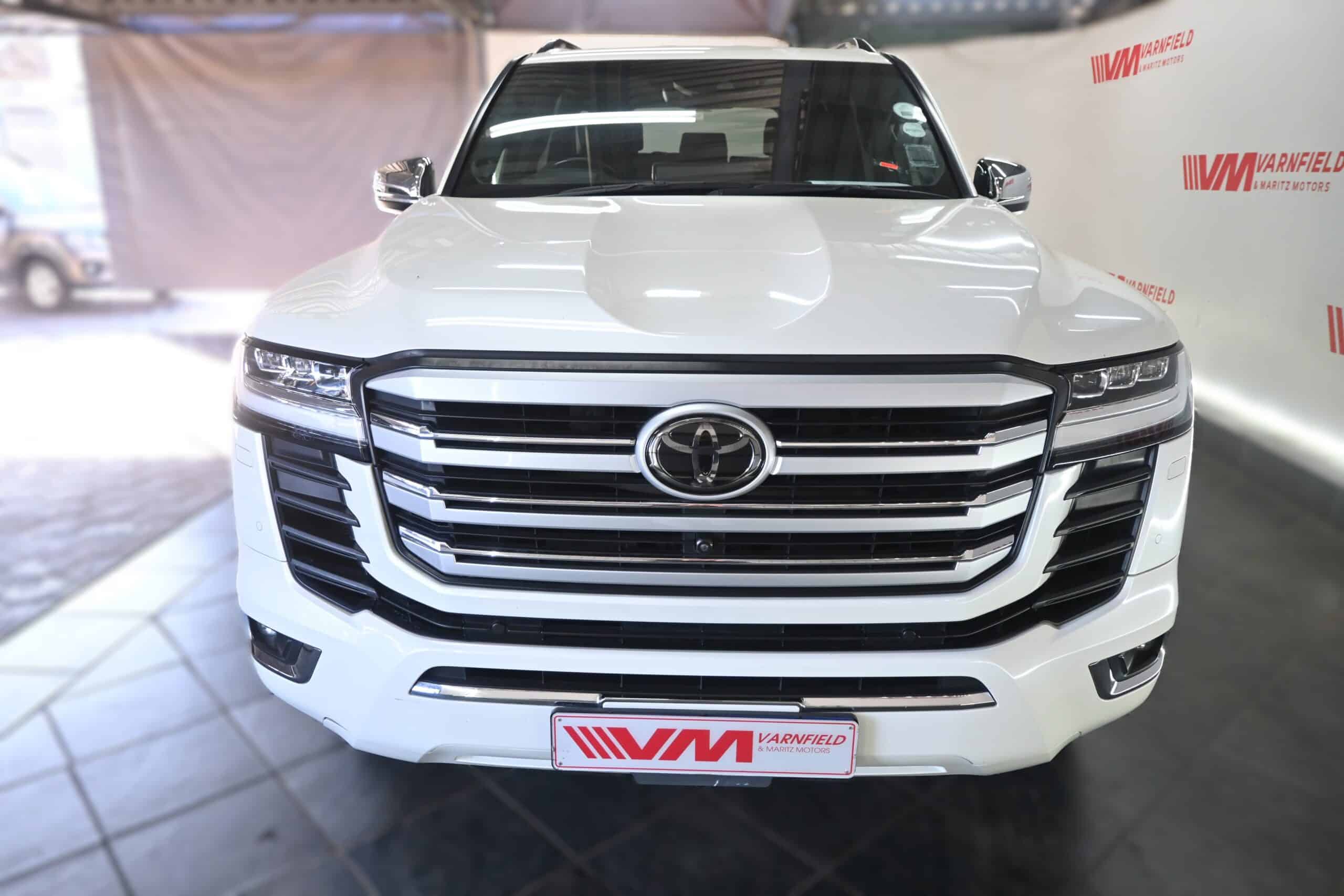 TOYOTA LAND CRUISER 300 3.3D ZX