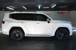 TOYOTA LAND CRUISER 300 3.3D ZX