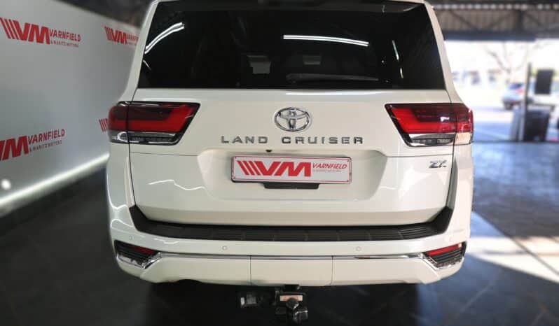 TOYOTA LAND CRUISER 300 3.3D ZX full