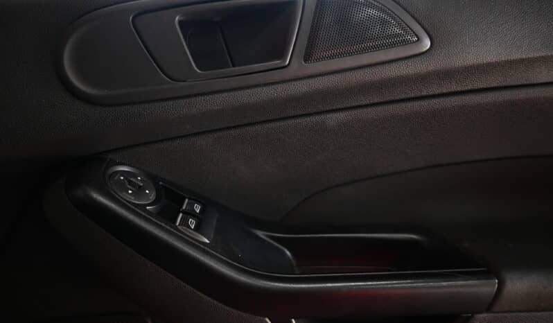 FORD FIESTA 1.4 AMBIENTE 5DR full