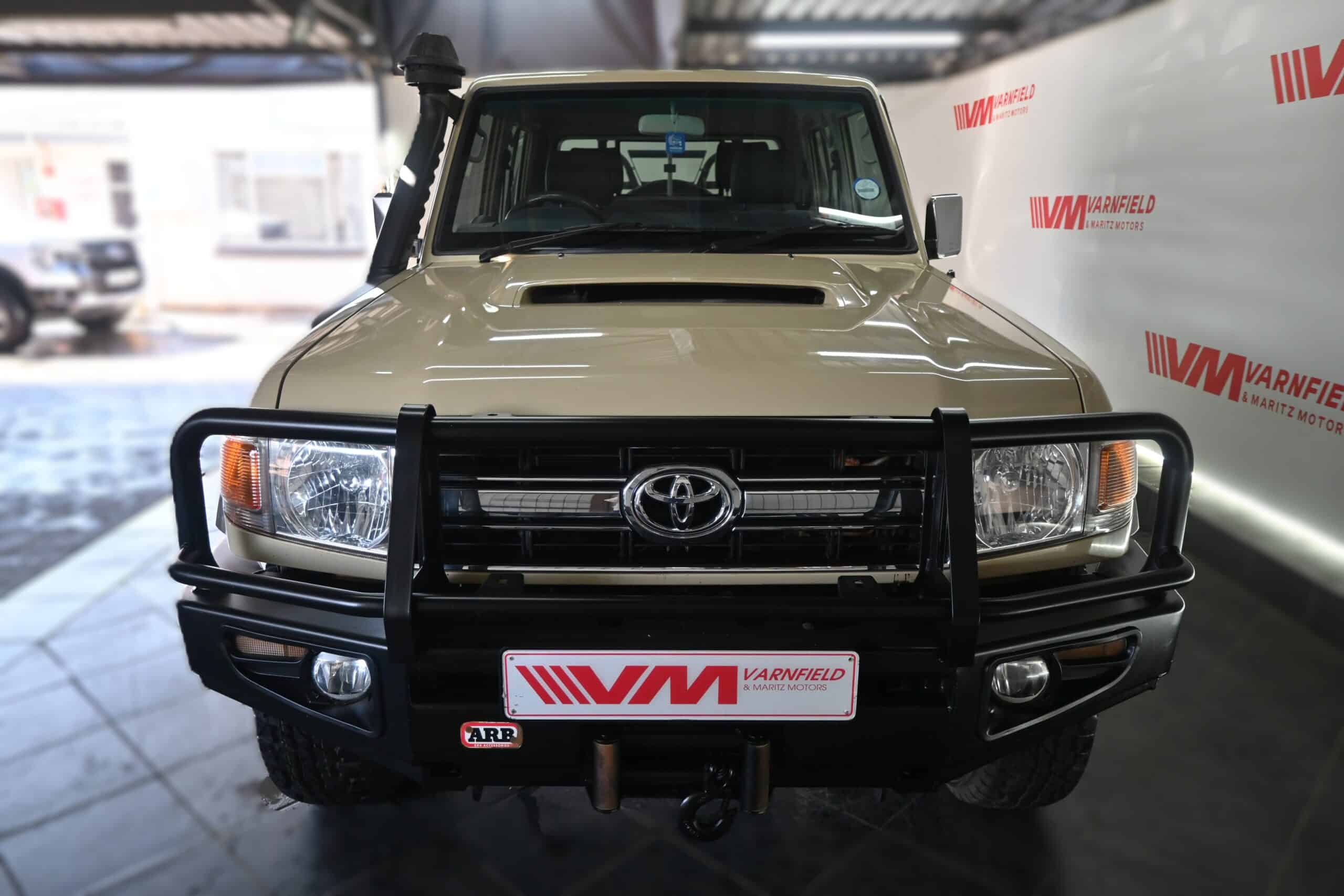 TOYOTA LAND CRUISER 79 4.5D P/U D/C